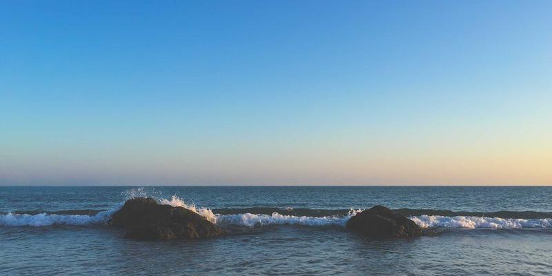 2L8L芯片如何重塑智能穿戴：揭秘长续航与精准健康监测的算法革命